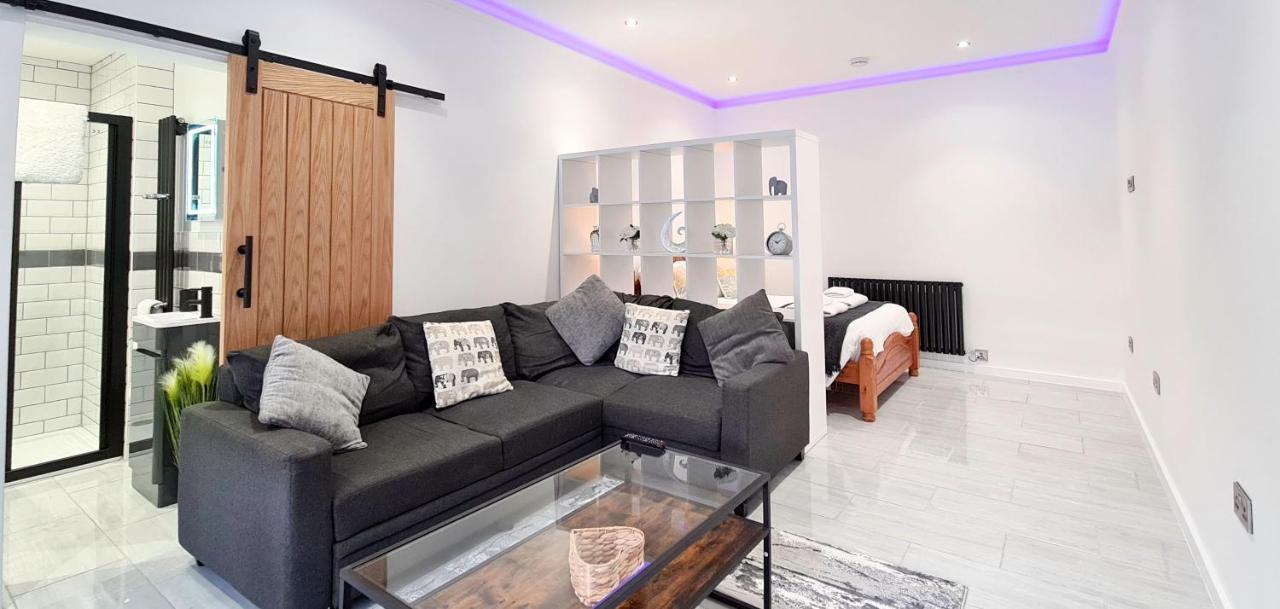 The Studio, Luxury Modern Apartment In The South Hams, Stunning Walks On The Doorstep, A 20 Minute Drive To The Beautiful Sandy Beaches, Quiet Courtyard Setting, Shops, Bars And Restaurants A Short Walk Away! Ivybridge Buitenkant foto